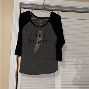 American Eagle Outfitters Black and Gray Raglan Top